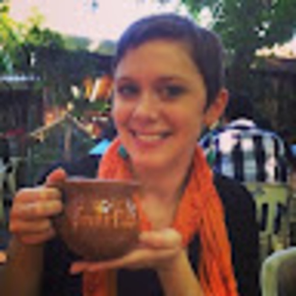 Meet your Posher, Lisa - Picture 1 of 1